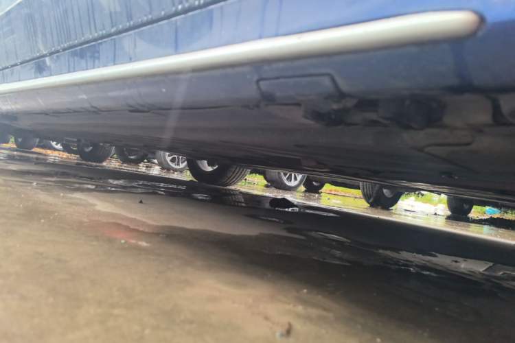 Used Mercedes-Benz C-Class 2021 C 260 L Sport Edition Right Side Sill
