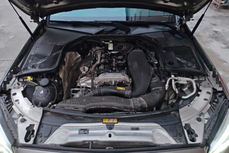 Used Mercedes-Benz C-Class 2021 C 200 L Fashion Edition Sport Version Engine Bay