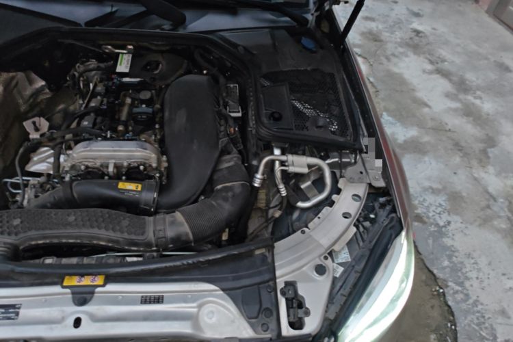Used Mercedes-Benz C-Class 2021 C 200 L Fashion Edition Sport Version Engine Bay Left