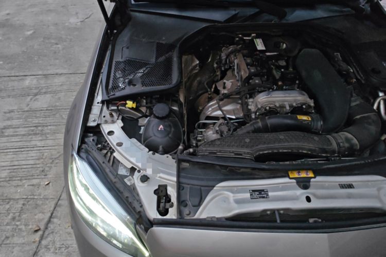 Used Mercedes-Benz C-Class 2021 C 200 L Fashion Edition Sport Version Engine Bay Right