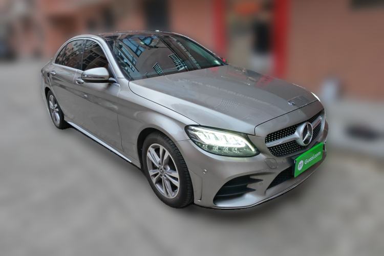 Used Mercedes-Benz C-Class 2021 C 200 L Fashion Edition Sport Version Front Right 45 Deg