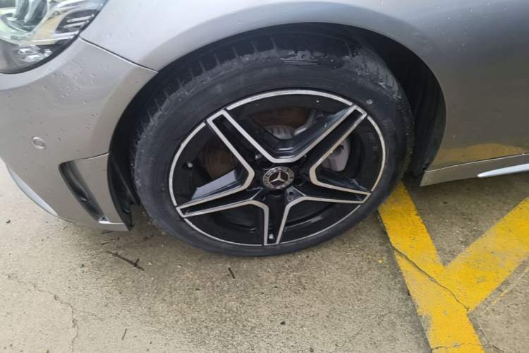 Used Mercedes-Benz C-Class 2021 C 260 L Sport Edition Star Collection Left Front Wheel Hub