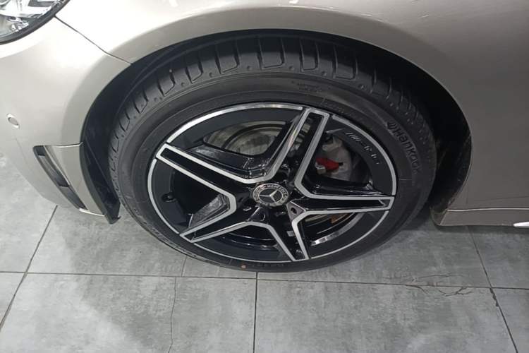Used Mercedes-Benz C-Class 2021 C 260 L Sport Edition Star Collection Left Front Wheel Hub