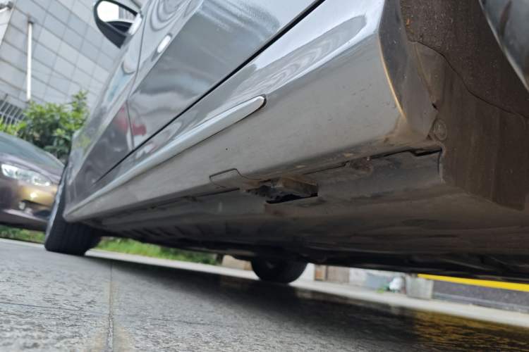 Used Mercedes-Benz C-Class 2021 C 260 L Sport Edition Left Side Sill
