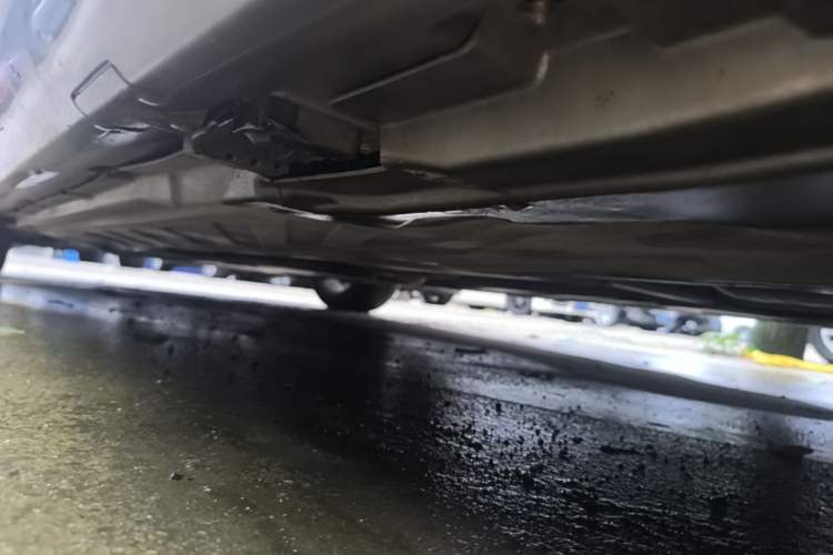 Used Mercedes-Benz C-Class 2021 C 260 L Sport Edition Star Collection Left Side Sill