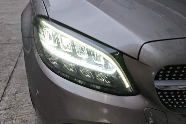 Used Mercedes-Benz C-Class 2021 C 200 L Fashion Edition Sport Version Right Front Headlight