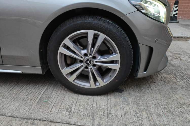 Used Mercedes-Benz C-Class 2021 C 200 L Fashion Edition Sport Version Right Front Wheel Hub