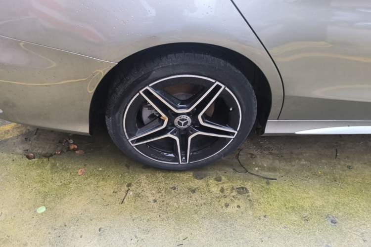 Used Mercedes-Benz C-Class 2021 C 260 L Sport Edition Star Collection Right Rear Wheel Hub