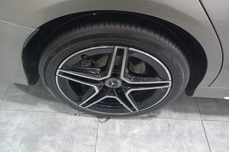 Used Mercedes-Benz C-Class 2021 C 260 L Sport Edition Star Collection Right Rear Wheel Hub