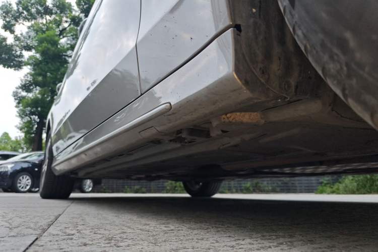 Used Mercedes-Benz C-Class 2021 C 260 L Sport Edition Right Side Sill