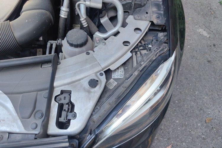 Used Mercedes-Benz C-Class 2021 C 260 L Sport Edition Engine Bay Left