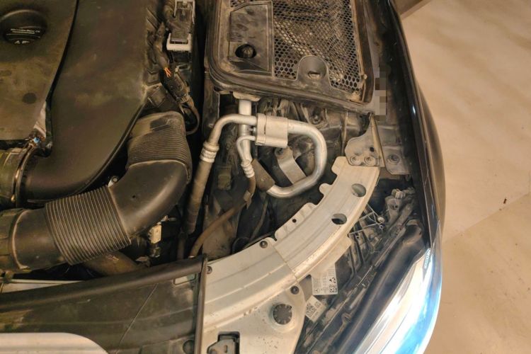 Used Mercedes-Benz C-Class 2021 C 200 L Fashion Edition Sport Version Engine Bay Left