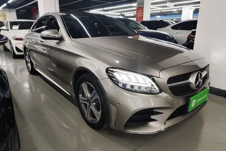 Used Mercedes-Benz C-Class 2021 C 200 L Fashion Edition Sport Version Front Right 45 Deg