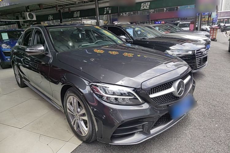 Used Mercedes-Benz C-Class 2021 C 200 L Fashion Edition Sport Version Front Right 45 Deg