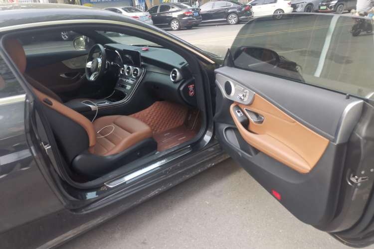 Used Mercedes-Benz C-Class 2021 C 260 Coupe Interior 1