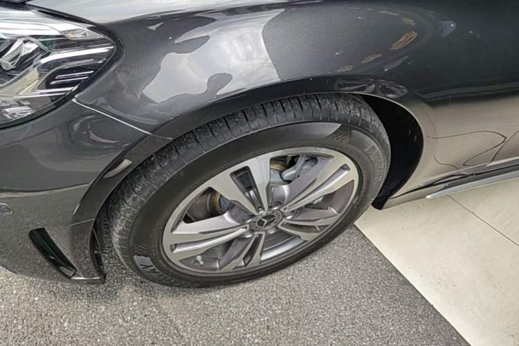 Used Mercedes-Benz C-Class 2021 C 200 L Fashion Edition Sport Version Left Front Wheel Hub