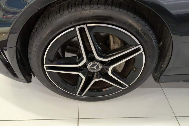 Used Mercedes-Benz C-Class 2021 C 260 Coupe Left Front Wheel Hub