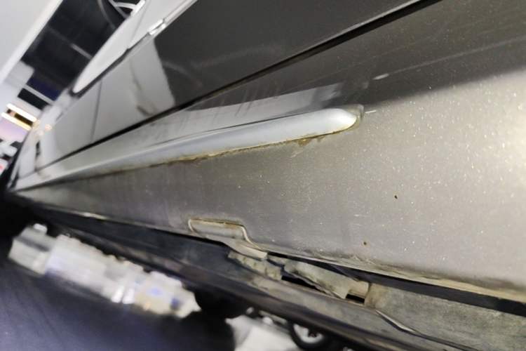 Used Mercedes-Benz C-Class 2021 C 200 L Fashion Edition Sport Version Left Side Sill