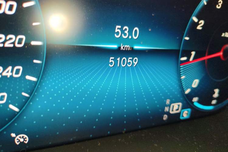 Used Mercedes-Benz C-Class 2021 C 200 L Fashion Edition Sport Version Odometer Close Up