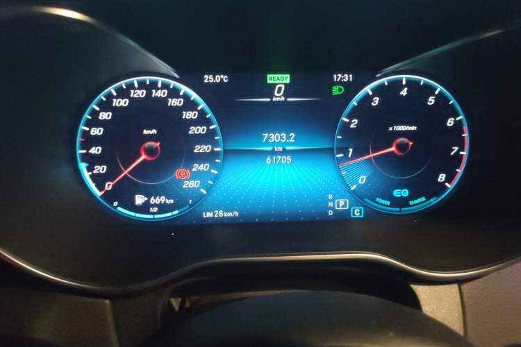Used Mercedes-Benz C-Class 2021 C 260 L Sport Edition Star Collection Odometer Close Up