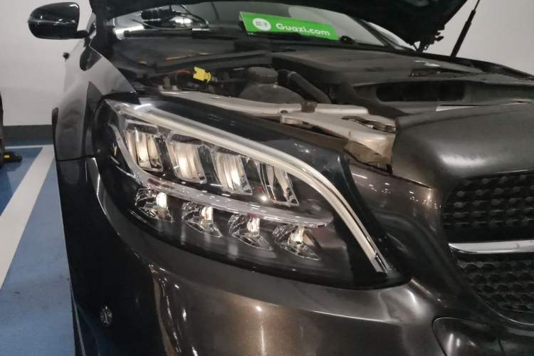 Used Mercedes-Benz C-Class 2021 C 260 L Sport Edition Star Collection Right Front Headlight