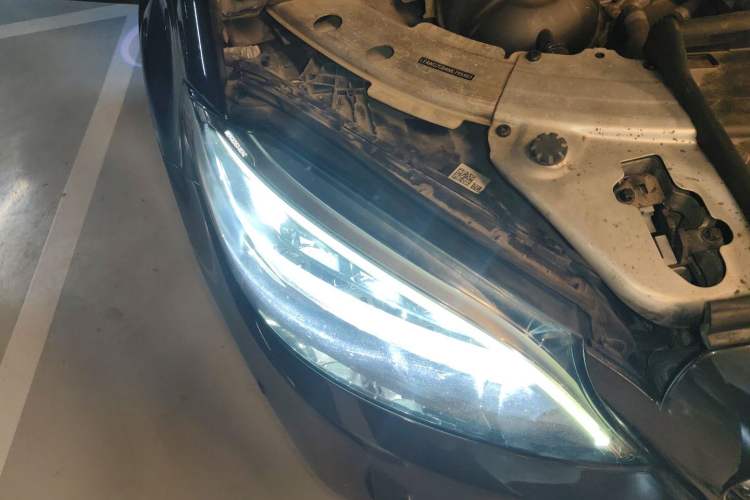 Used Mercedes-Benz C-Class 2021 C 200 L Fashion Edition Sport Version Right Front Headlight