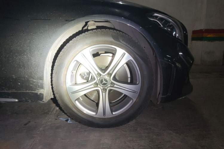 Used Mercedes-Benz C-Class 2021 C 260 L Sport Edition Right Front Wheel Hub