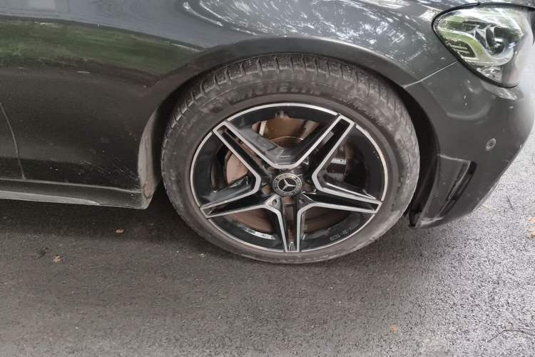 Used Mercedes-Benz C-Class 2021 C 260 Coupe Right Front Wheel Hub