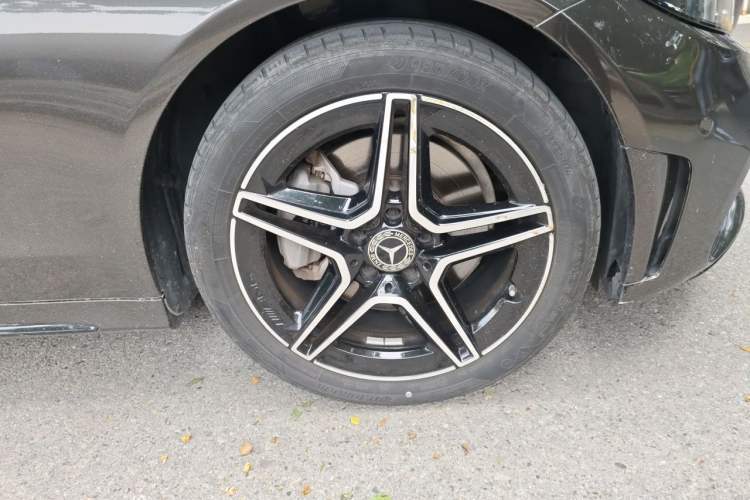 Used Mercedes-Benz C-Class 2021 C 260 Star Edition Right Front Wheel Hub