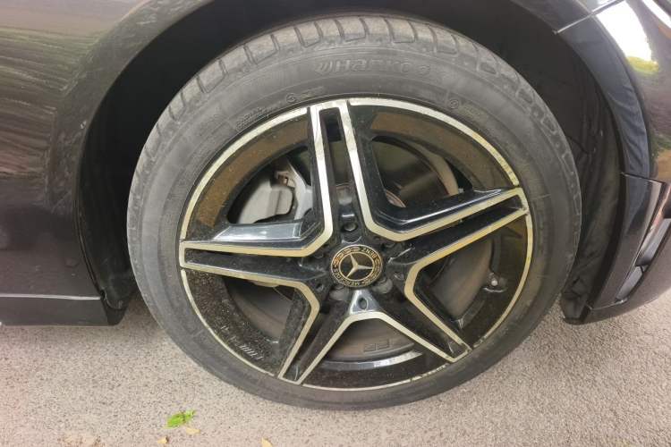 Used Mercedes-Benz C-Class 2021 C 260 L Sport Edition Star Collection Right Front Wheel Hub