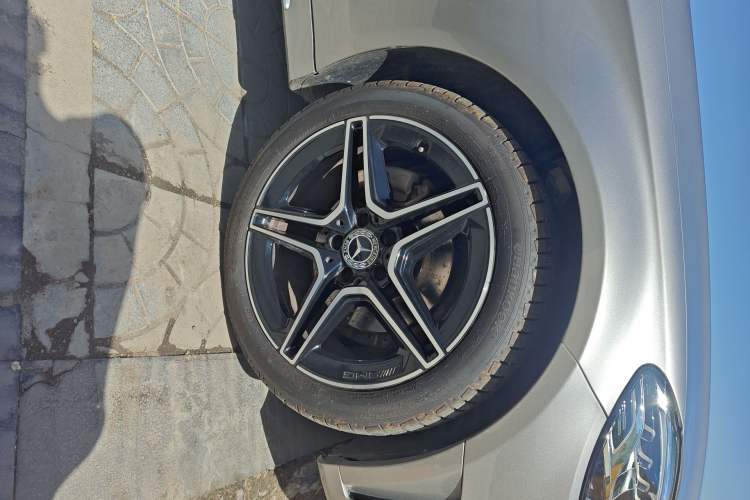 Used Mercedes-Benz C-Class 2021 C 260 L Sport Edition Star Collection Right Front Wheel Hub