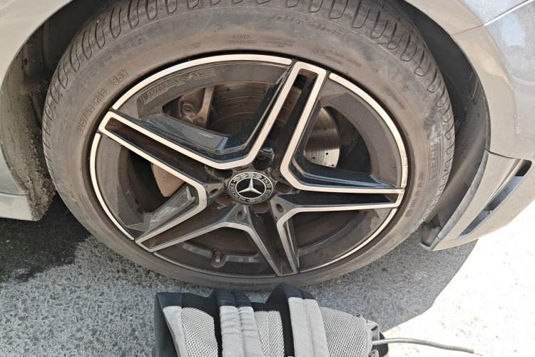 Used Mercedes-Benz C-Class 2021 C 260 Coupe Right Front Wheel Hub