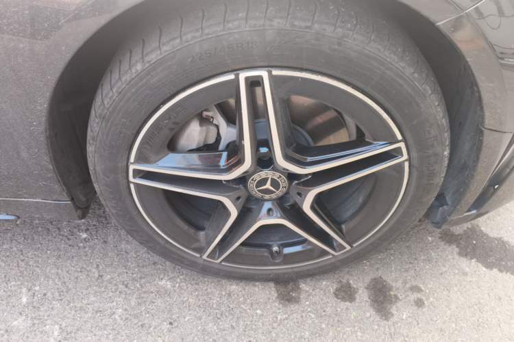 Used Mercedes-Benz C-Class 2021 C 260 Star Edition Right Front Wheel Hub