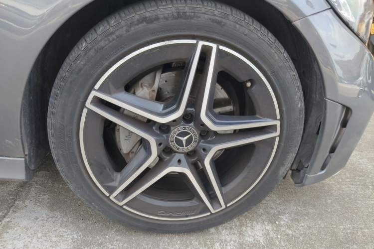 Used Mercedes-Benz C-Class 2021 C 260 Coupe Right Front Wheel Hub