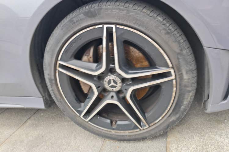 Used Mercedes-Benz C-Class 2021 C 200 Coupe Right Front Wheel Hub