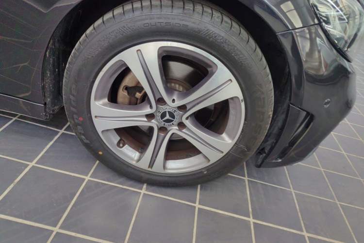 Used Mercedes-Benz C-Class 2021 C 260 L Sport Edition Right Front Wheel Hub
