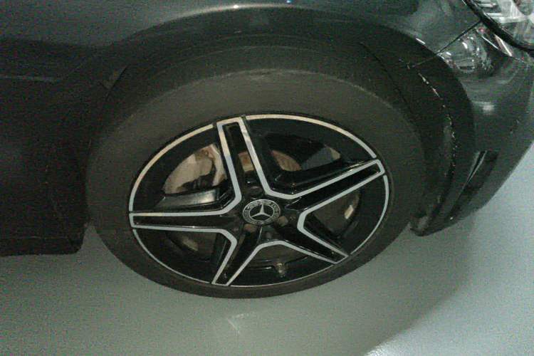 Used Mercedes-Benz C-Class 2021 C 260 L Sport Edition Star Collection Right Front Wheel Hub