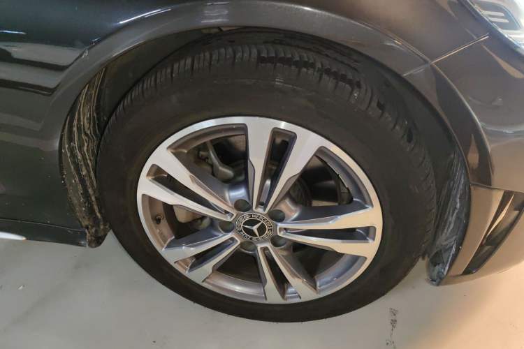 Used Mercedes-Benz C-Class 2021 C 200 L Fashion Edition Sport Version Right Front Wheel Hub