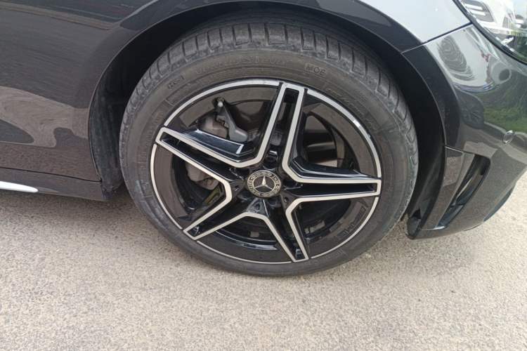 Used Mercedes-Benz C-Class 2021 C 260 L Sport Edition Star Collection Right Front Wheel Hub