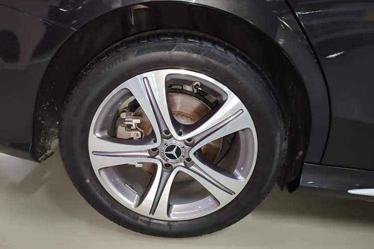 Used Mercedes-Benz C-Class 2021 C 260 L Sport Edition Right Rear Wheel Hub