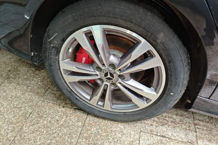Used Mercedes-Benz C-Class 2021 C 200 L Fashion Edition Sport Version Right Rear Wheel Hub