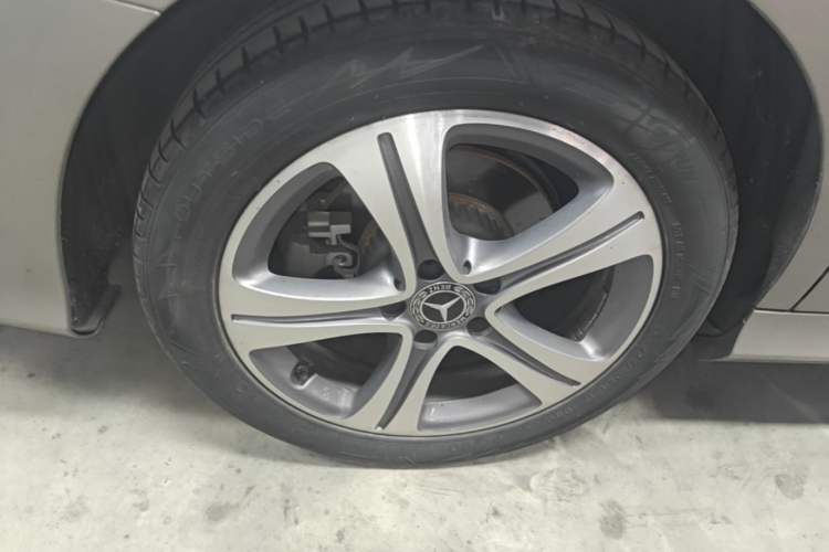 Used Mercedes-Benz C-Class 2021 C 260 L Sport Edition Right Rear Wheel Hub
