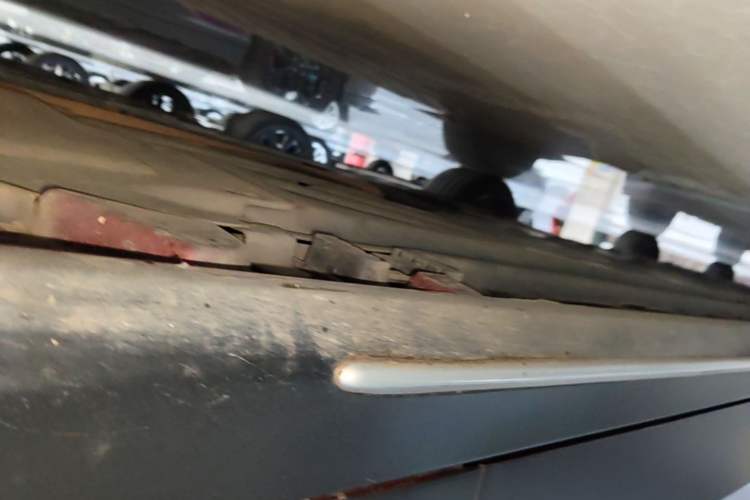 Used Mercedes-Benz C-Class 2021 C 260 L Sport Edition Star Collection Right Side Sill