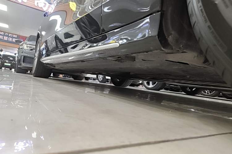 Used Mercedes-Benz C-Class 2021 C 200 L Fashion Edition Sport Version Right Side Sill