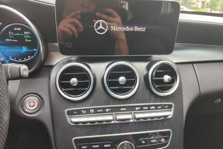 Used Mercedes-Benz C-Class 2021 C 260 L Sport Edition Star Collection Audio And AC Panel
