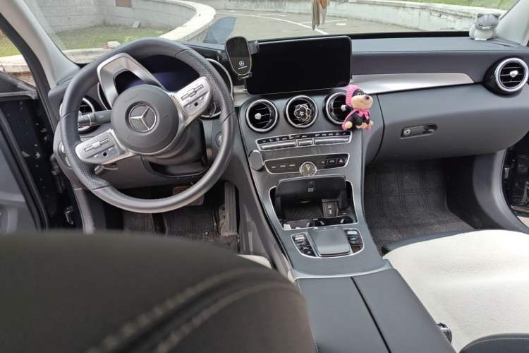 Used Mercedes-Benz C-Class 2021 C 260 L Sport Edition Star Collection Center Console
