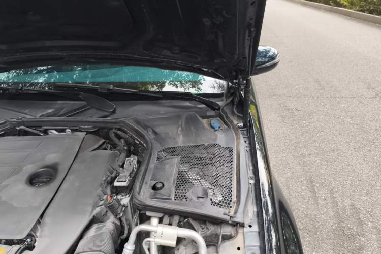 Used Mercedes-Benz C-Class 2021 C 200 L Fashion Edition Sport Version Engine Bay Left