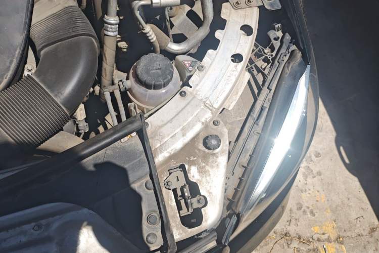 Used Mercedes-Benz C-Class 2021 C 260 L Sport Edition Engine Bay Left