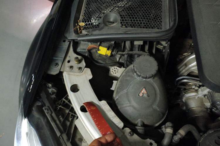 Used Mercedes-Benz C-Class 2021 C 200 L Fashion Edition Sport Version Engine Bay Right