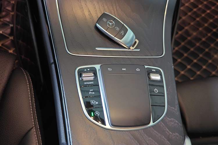 Used Mercedes-Benz C-Class 2021 C 260 L Sport Edition Star Collection Gear Lever